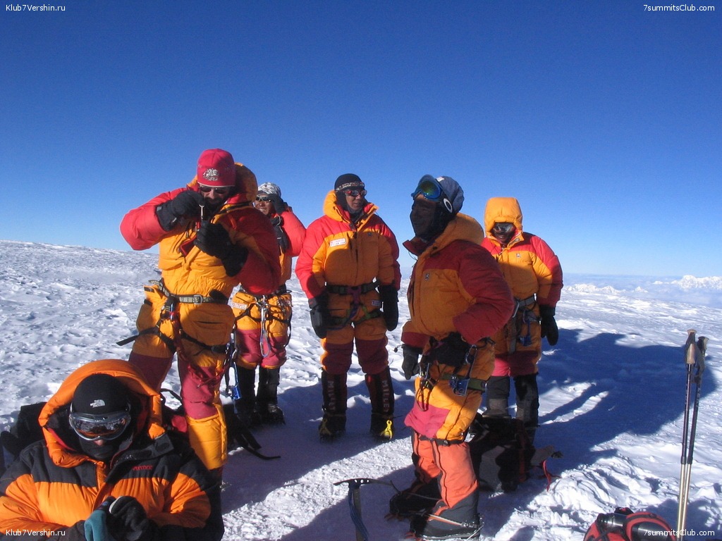 Первые экспедиции на эверест. Чо-Ойю. На вершине чо Ойю фото. Восхождение на чо-Ойю со стороны Китая. Чо-Ойю: одна из самых популярных вершин.