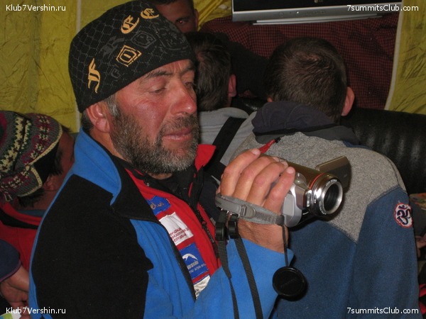 ������� 2009, ���� 215