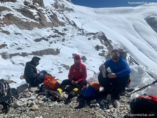 .  ,  2021 .  ,  135