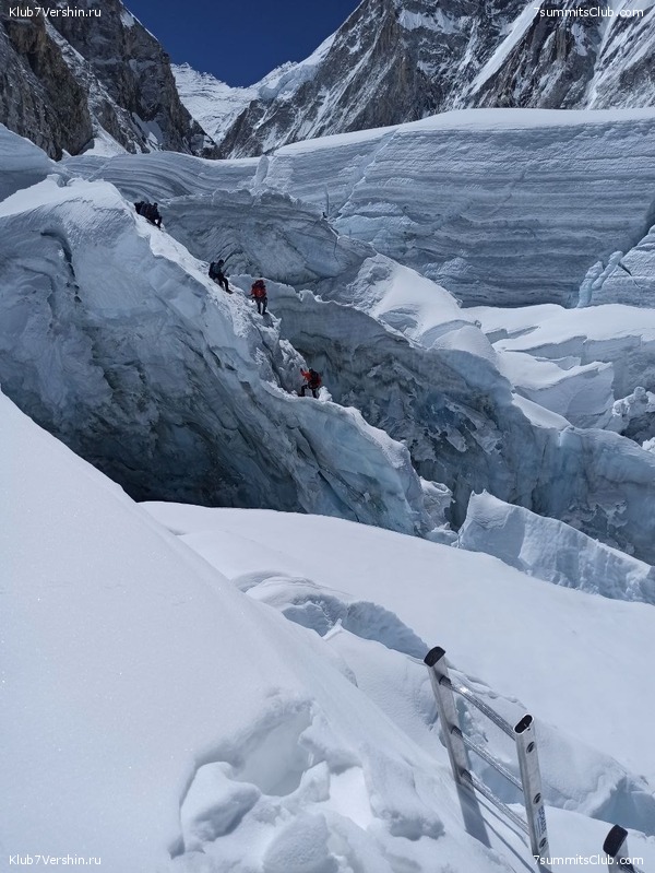  2022.  "  " . ,  130