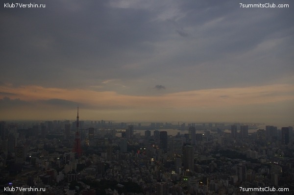  Tokyo Tower,   ,    13 .  1958.