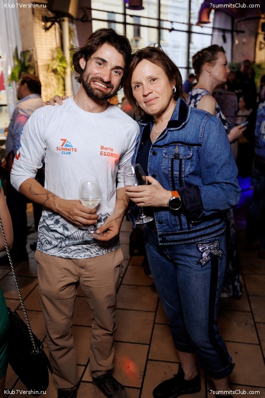   7    8000. 8  2023 .  ,  399