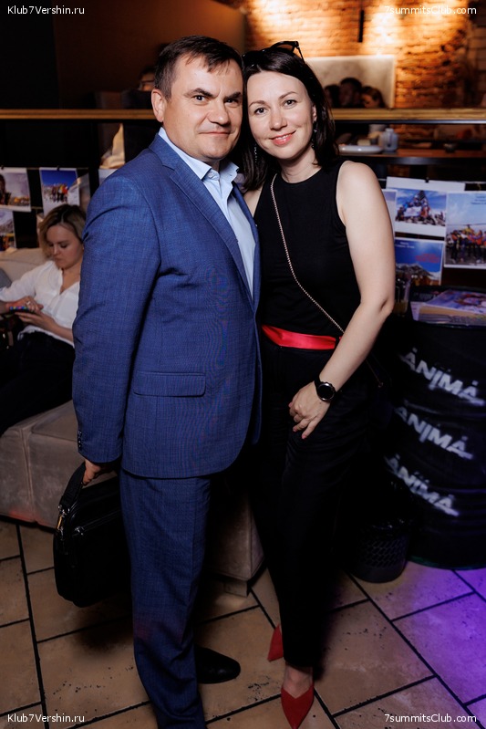   7    8000. 8  2023 .  ,  403