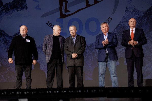    25.11.2023.  . : . ,  20