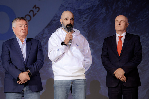    25.11.2023.  . : . ,  23