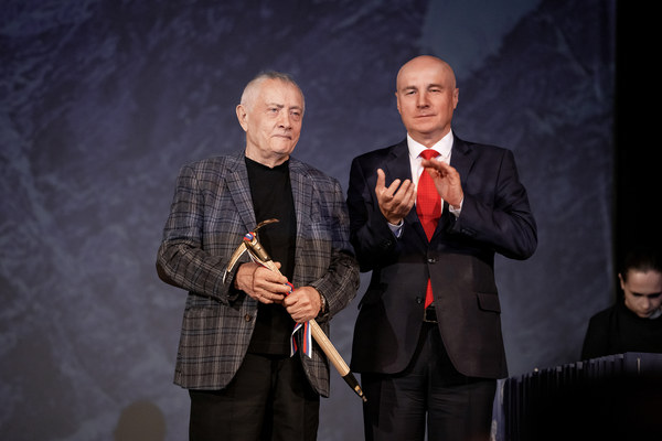    25.11.2023.  . : . ,  35