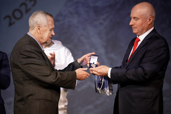    25.11.2023.  . : . ,  36