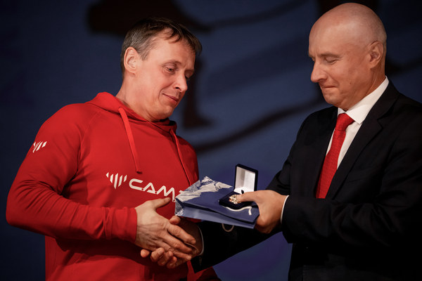    25.11.2023.  . : . ,  155