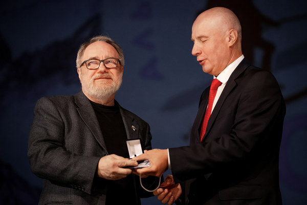    25.11.2023.  . : . ,  167