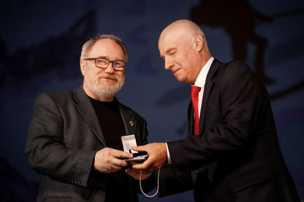    25.11.2023.  . : . ,  168