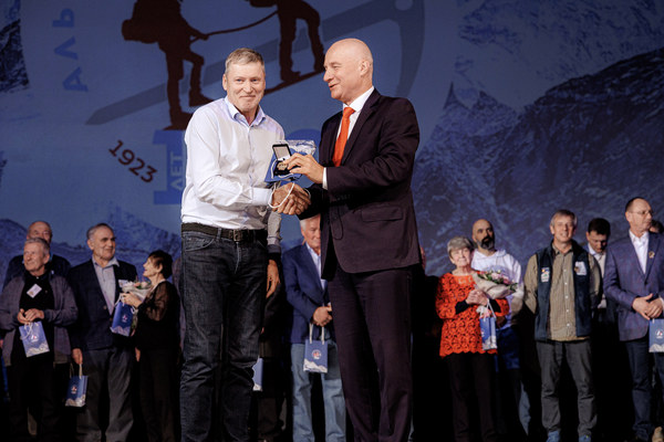    25.11.2023.  . : . ,  178