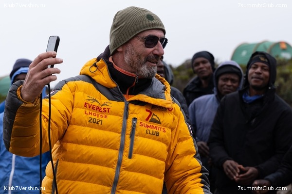  2024.   .  .   "7   77 ",  55