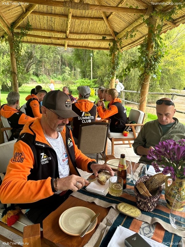  2025   - .   -  ,  61